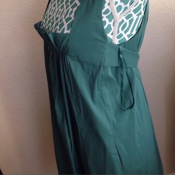 BCBG MAXAZRIA Green Midi dresss Size Medium - Picture 2 of 6